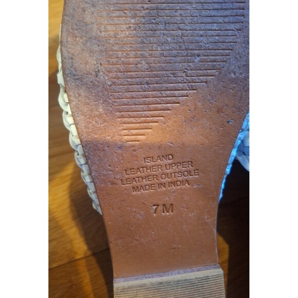 Womens Coconuts Matisse slides. Size 7 white. - Picture 4 of 4